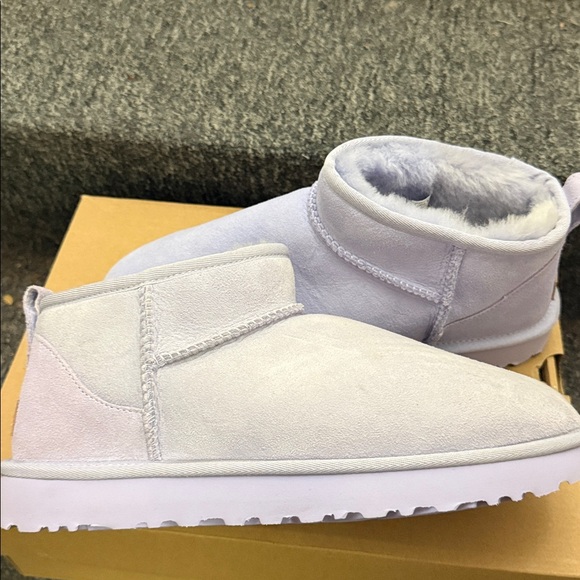 Ugg Classic Ultra Mini Size 11 - Picture 1 of 6